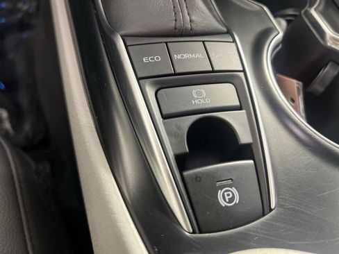 Used 2018 Toyota Camry XLE w/ Audio Package FWD image 34