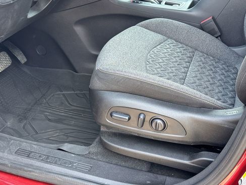 Used 2024 Chevrolet Equinox LT image 17