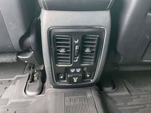 Used 2017 Jeep Grand Cherokee Limited AWD/4WD image 14