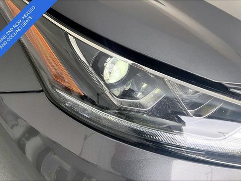Used 2024 Toyota Highlander Platinum FWD image 39