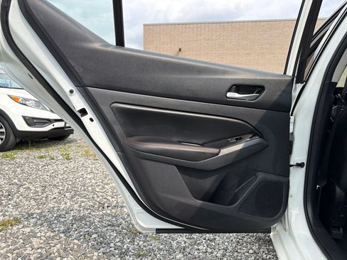 Used 2024 Nissan Altima 2.5 SR FWD image 21