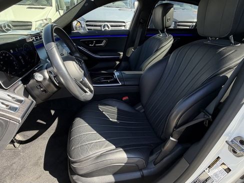 Used 2022 Mercedes-Benz S 580 4MATIC Sedan w/ AMG Line Package image 11