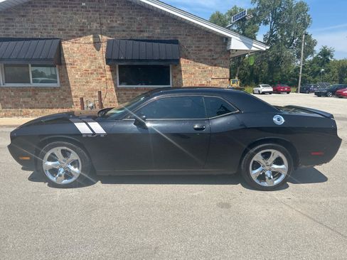 Used 2011 Dodge Challenger R/T RWD image 10
