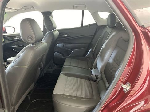 Used 2024 Chevrolet Trax LT image 28