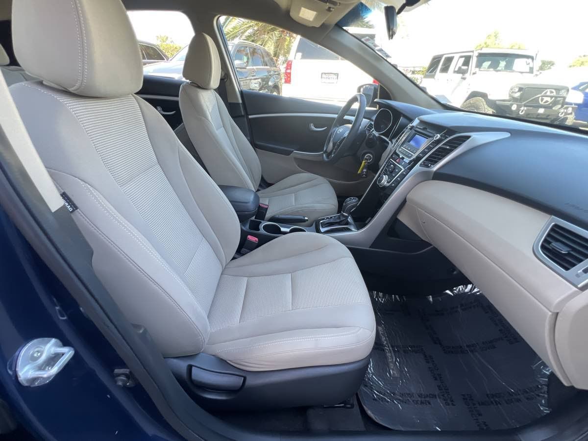 Used 2016 Hyundai Elantra GT FWD image 13