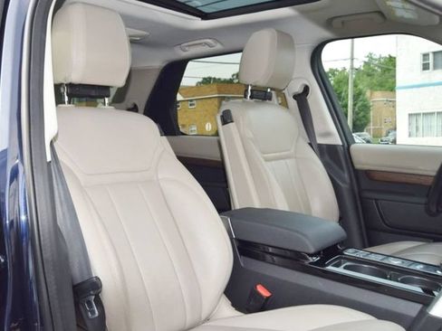 Used 2019 Land Rover Discovery HSE AWD/4WD image 23