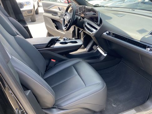 Used 2024 Cadillac Lyriq Tech RWD image 25