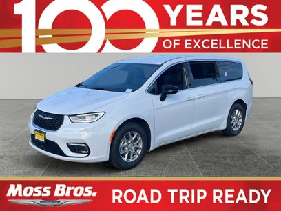 New 2026 Chrysler Pacifica Select