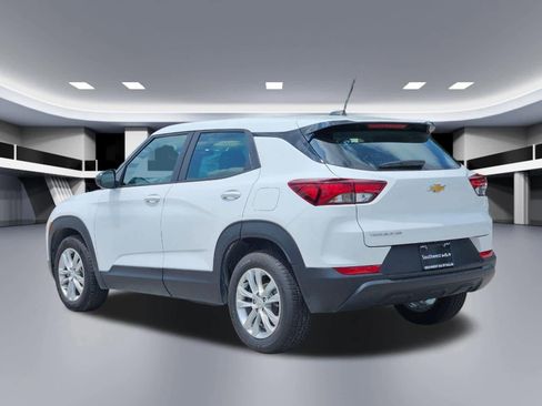 Used 2023 Chevrolet TrailBlazer LS FWD image 3