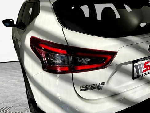 Used 2022 Nissan Rogue Sport S FWD image 21