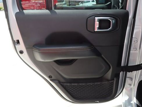 Used 2024 Jeep Wrangler Unlimited Sahara AWD/4WD image 25