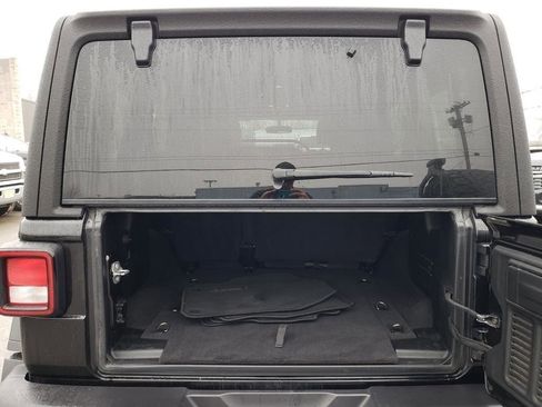 Used 2021 Jeep Wrangler Unlimited Rubicon image 4