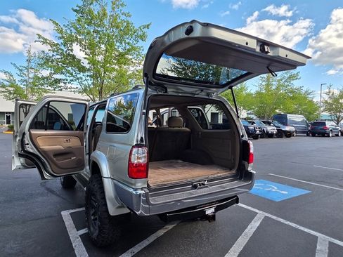 Used 2002 Toyota 4Runner SR5 AWD/4WD image 27