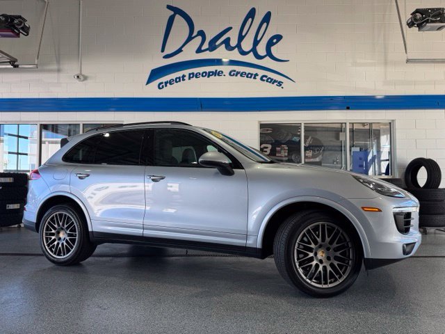 Used 2018 Porsche Cayenne Platinum Edition w/ Premium Package Plus AWD/4WD image 1