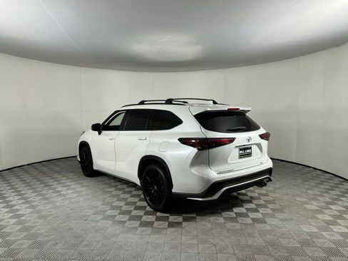 Used 2024 Toyota Highlander XSE image 10