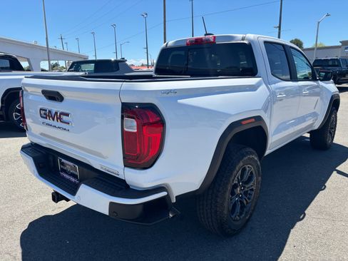 New 2025 GMC Canyon Elevation w/ Convenience Package image 5