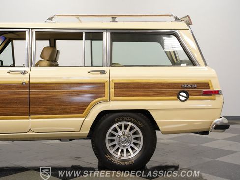 Used 1989 Jeep Grand Wagoneer image 24