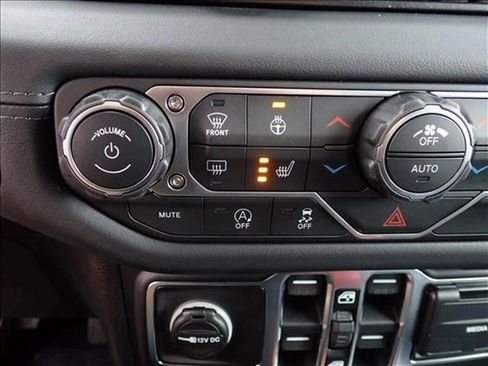 New 2026 Jeep Wrangler Unlimited Rubicon AWD/4WD image 18
