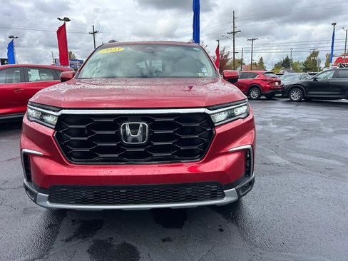 Used 2023 Honda Pilot Touring image 8