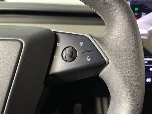 Used 2024 Tesla Cybertruck AWD Crew Cab image 27