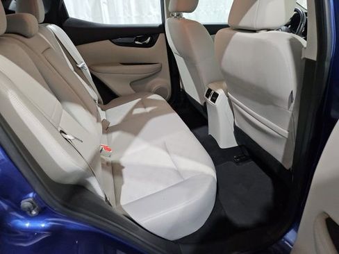 Used 2018 Nissan Rogue Sport SV w/ SV Technology Package image 15