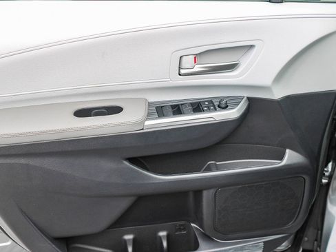 New 2026 Toyota Sienna XLE image 22
