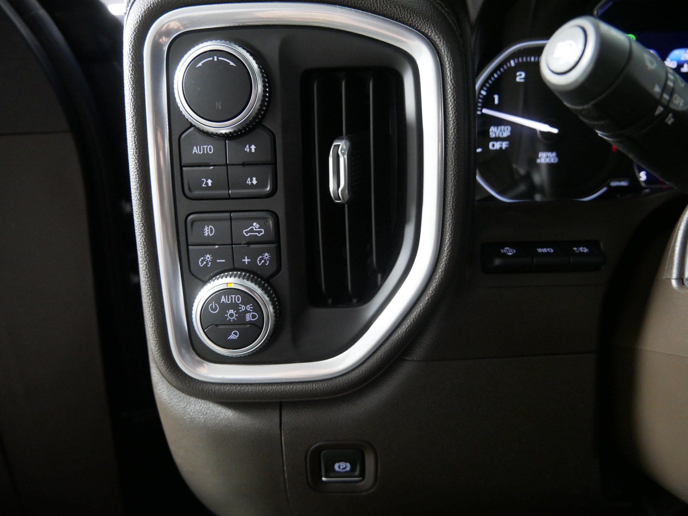 Used 2019 GMC Sierra 1500 Denali w/ Denali Ultimate Package AWD/4WD image 26