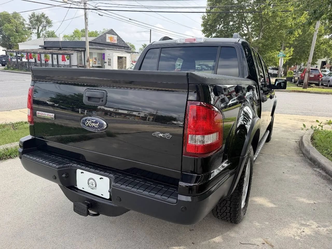 Used 2009 Ford Explorer Sport Trac XLT AWD/4WD image 6