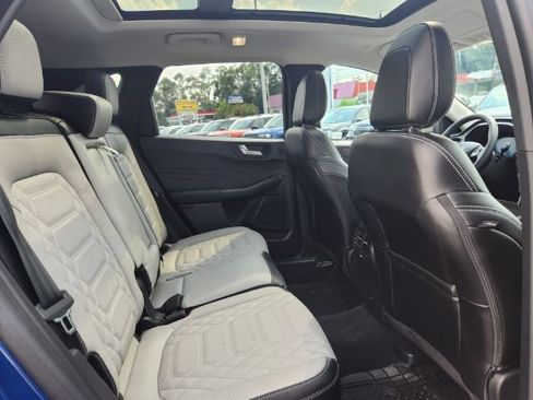 Used 2023 Ford Escape Platinum w/ Premium Technology Package image 17