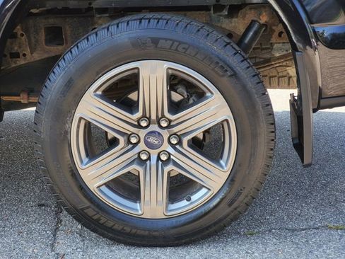 Used 2020 Ford F150 Lariat image 32