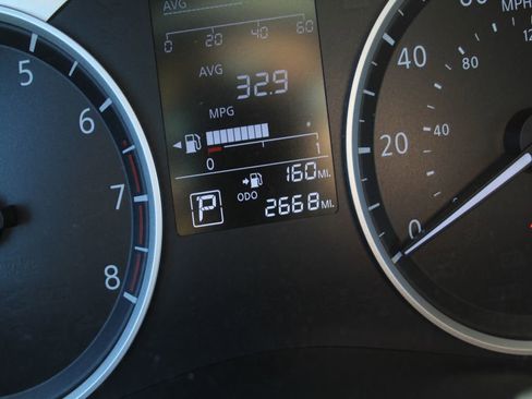 Used 2025 Nissan Kicks Play S FWD image 16