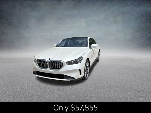 Certified 2026 BMW 530i xDrive w/ Premium Package AWD/4WD image 4