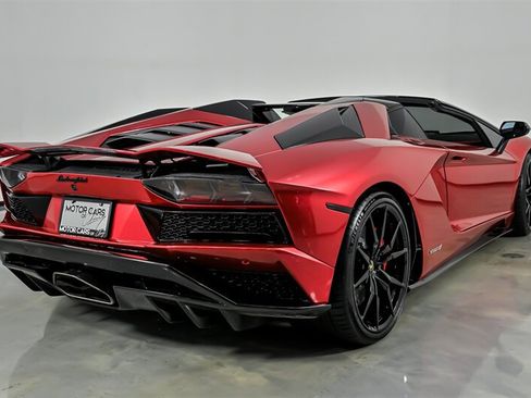 Used 2019 Lamborghini Aventador S AWD/4WD image 12