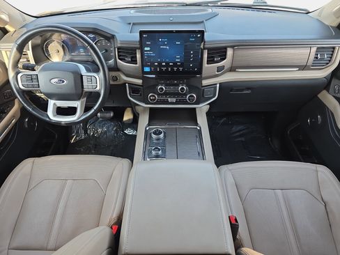 Used 2024 Ford Expedition Limited image 9