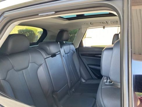 Used 2019 Audi Q5 2.0T Premium Plus w/ Premium Plus Package AWD/4WD image 6