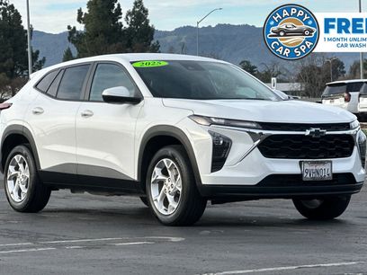 Used 2025 Chevrolet Trax LS w/ LS Convenience Package