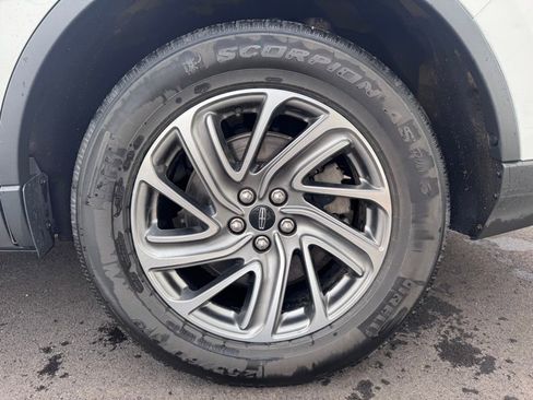 Used 2023 Lincoln Aviator AWD w/ Elements Package image 31