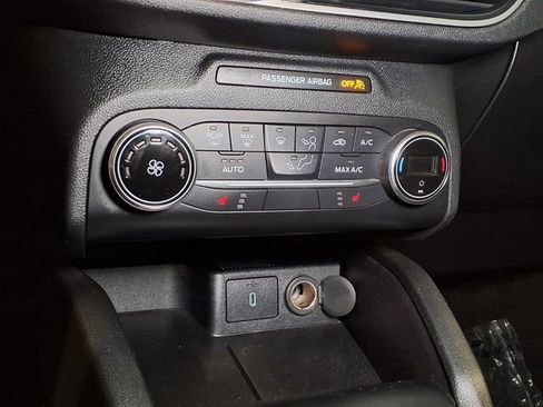 Certified 2020 Ford Escape SE FWD image 8