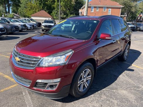 Used 2017 Chevrolet Traverse LT image 1