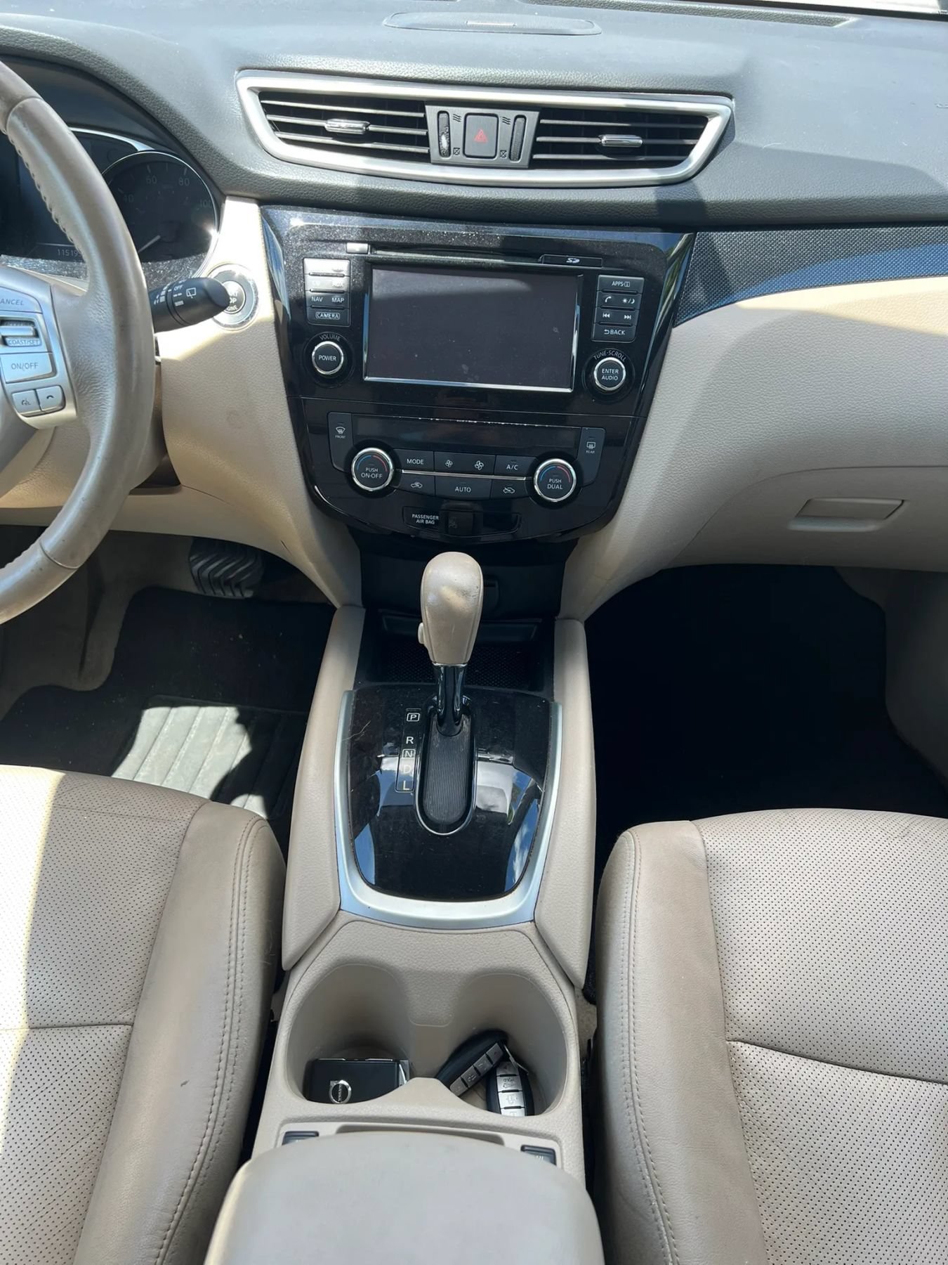 Used 2015 Nissan Rogue SL FWD image 12