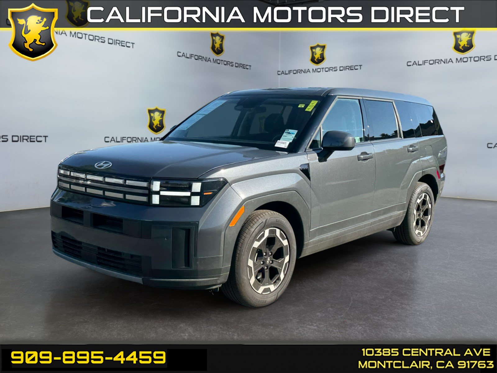 Used 2025 Hyundai Santa Fe SE FWD image 1