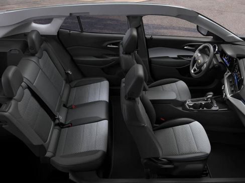 New 2026 Chevrolet Trax LT w/ LT Convenience Package FWD image 7