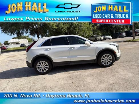 Used 2022 Cadillac XT4 Luxury w/ Driver Awareness Package FWD image 10