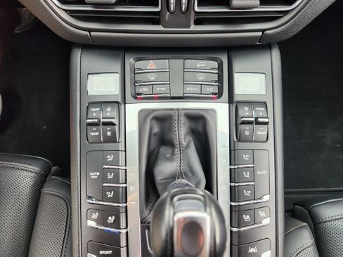 Used 2019 Porsche Macan S AWD/4WD image 21