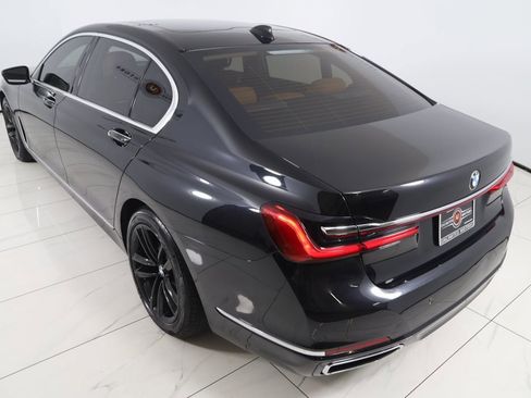 Used 2022 BMW 750i xDrive w/ Luxury Rear Seating Package image 34