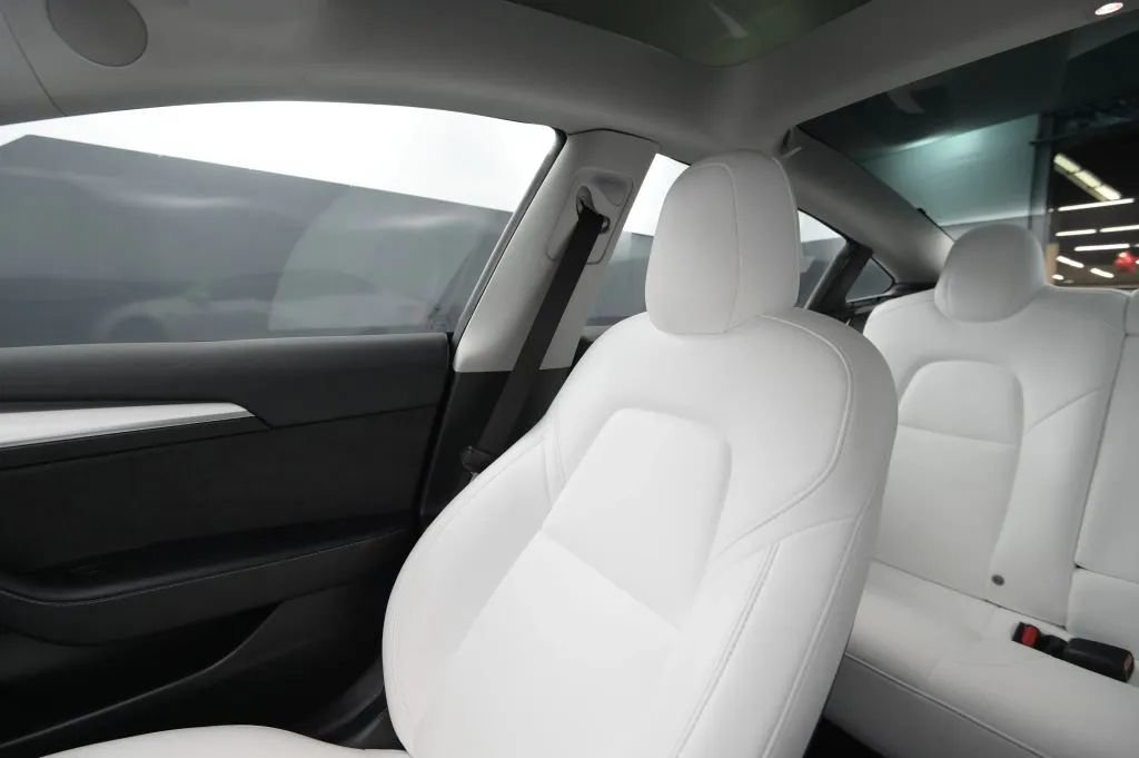 Used 2022 Tesla Model 3 Long Range AWD/4WD image 28