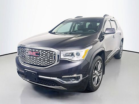 Used 2017 GMC Acadia Denali image 3