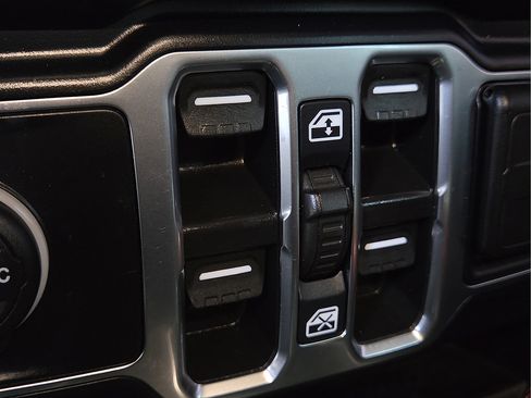 Used 2023 Jeep Gladiator Sport AWD/4WD image 22