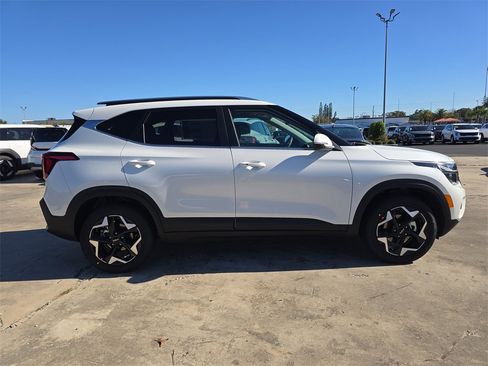 New 2026 Kia Seltos EX image 9