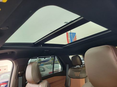 Used 2024 Ford Explorer King Ranch w/ Technology Package image 19